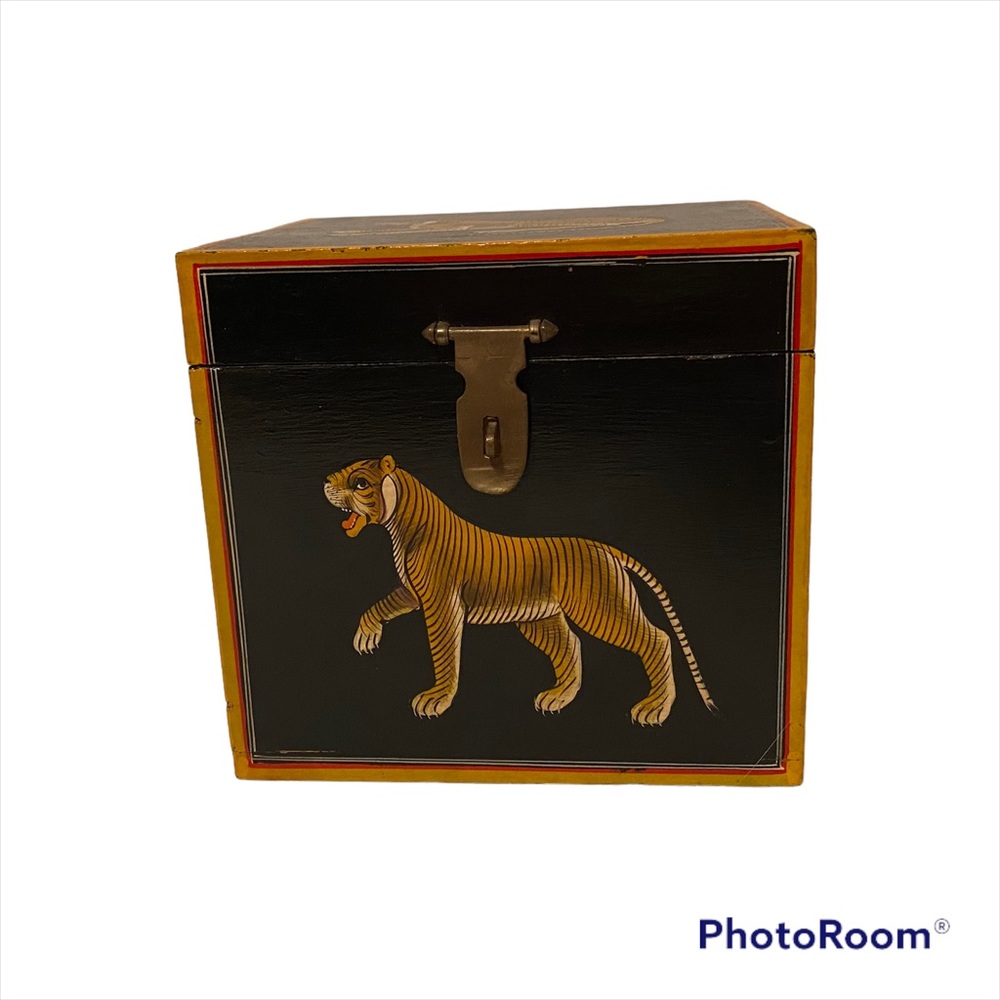 INDIA BOX HANDMADE BLACK PAINTED HINGED CLASP GOLD TIGER GREEN TREE HOME STORAGE